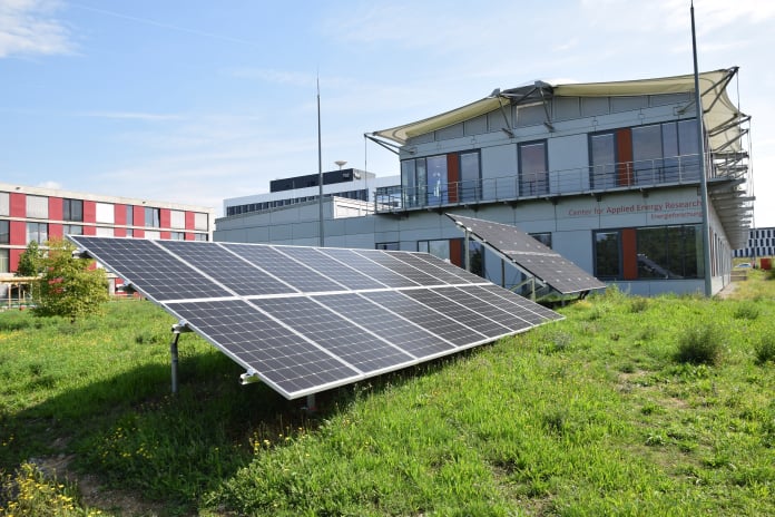 CAE - PV-Anlage am CAE - Ultraschnelle Kurzzeitspeicher für ein sicheres Stromnetz